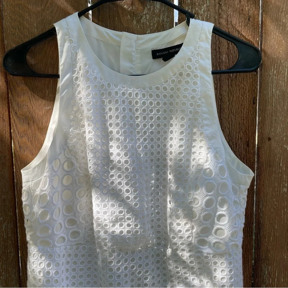 Banana Republic Women’s White Circle Pattern Sheath Pencil Dress Size 8 - Picture 3 of 17